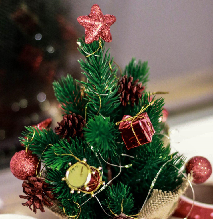 How Artificial Christmas Trees Can Help You Achieve Your New Year’s Resolutions